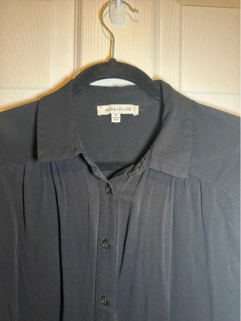 Rose + Olive Black Short Sleeve Button Down Blouse Size Medium